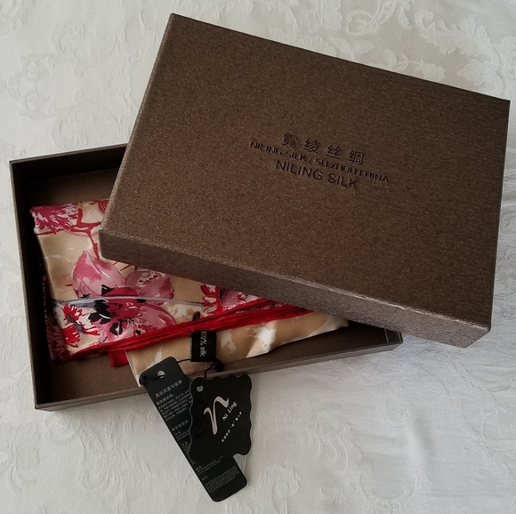 New Adorable Silk Floral Scarf - Picture 13 of 15